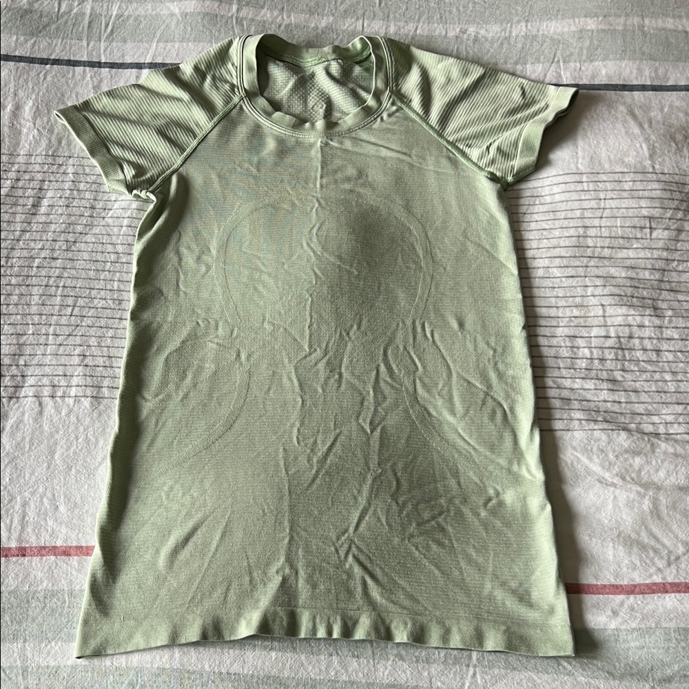 Lululemon swiftly: Light Green Short Sleeve Athletic Top